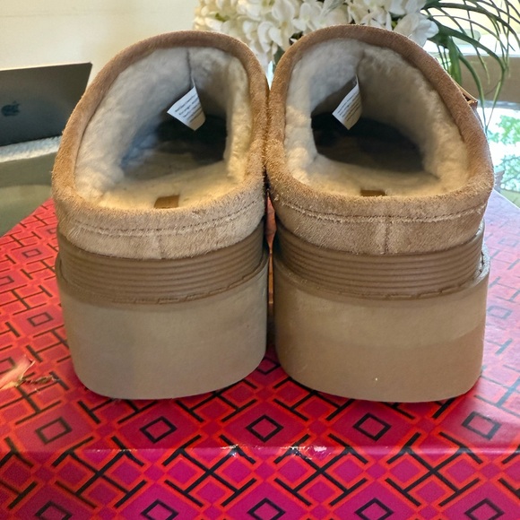 Tory Burch Mellow Shearling Platform Clogs Brown Suede Mules Gold Accent - Picture 7 of 9